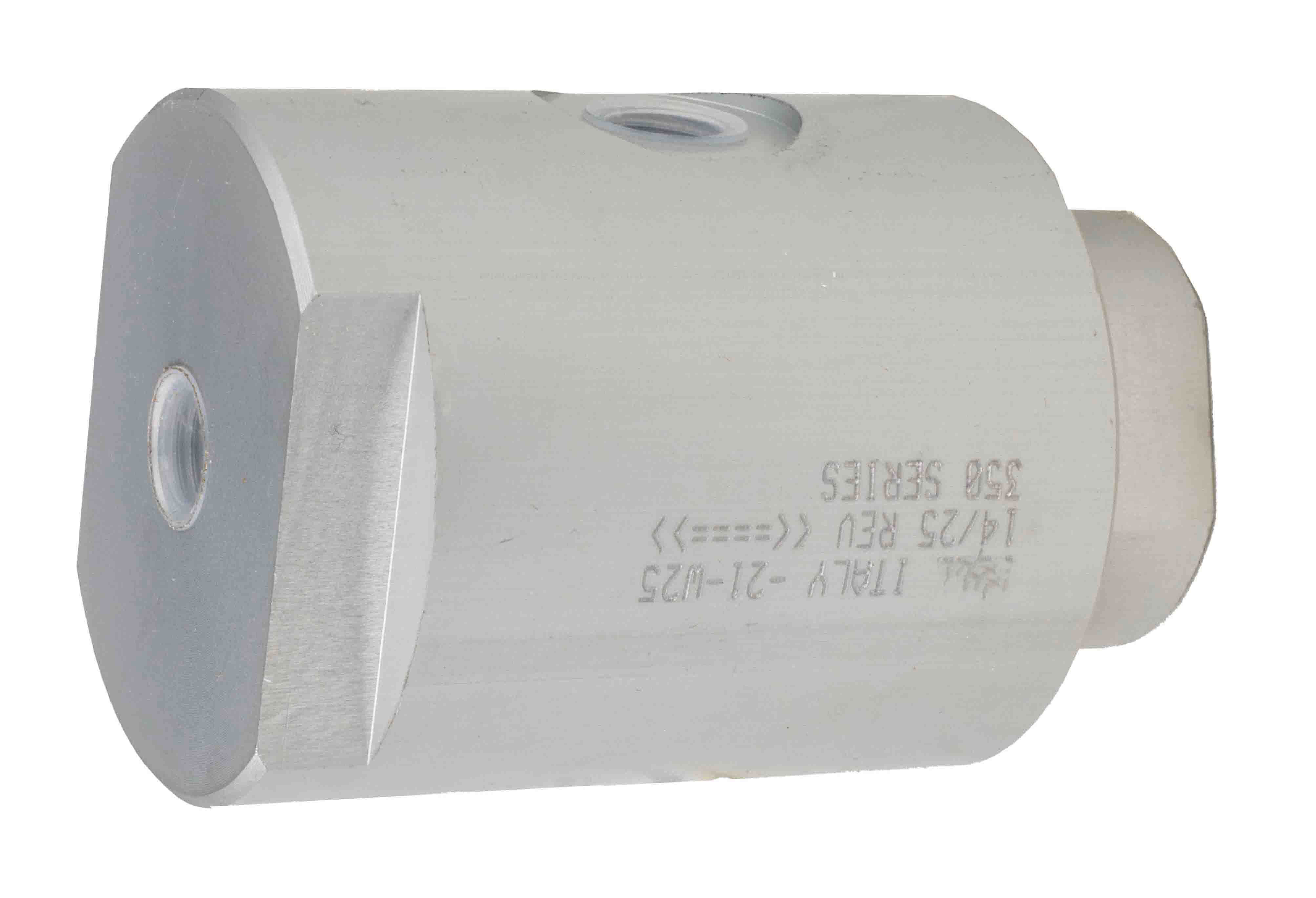 BE-ILT-04-10-low.jpg